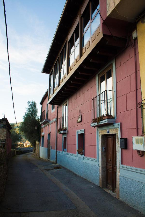 Gasthaus Casa Castane Puente de Domingo Florez Exterior foto