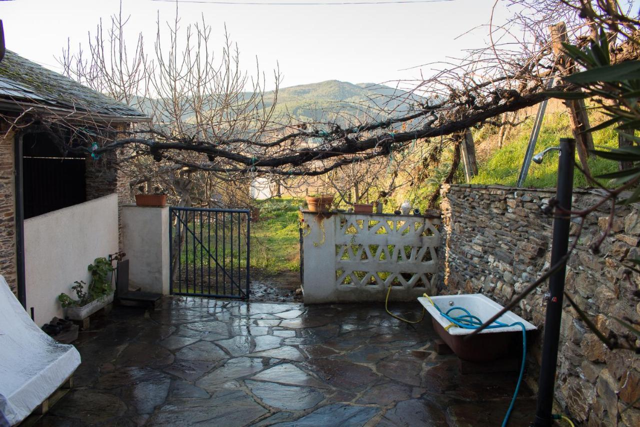 Gasthaus Casa Castane Puente de Domingo Florez Exterior foto